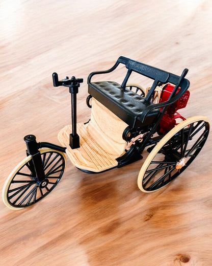 Retro Háromkerekű Benz Patent-Motorwagen - Gyűjtői Modell, személyre szabás gravírozással ajándékba