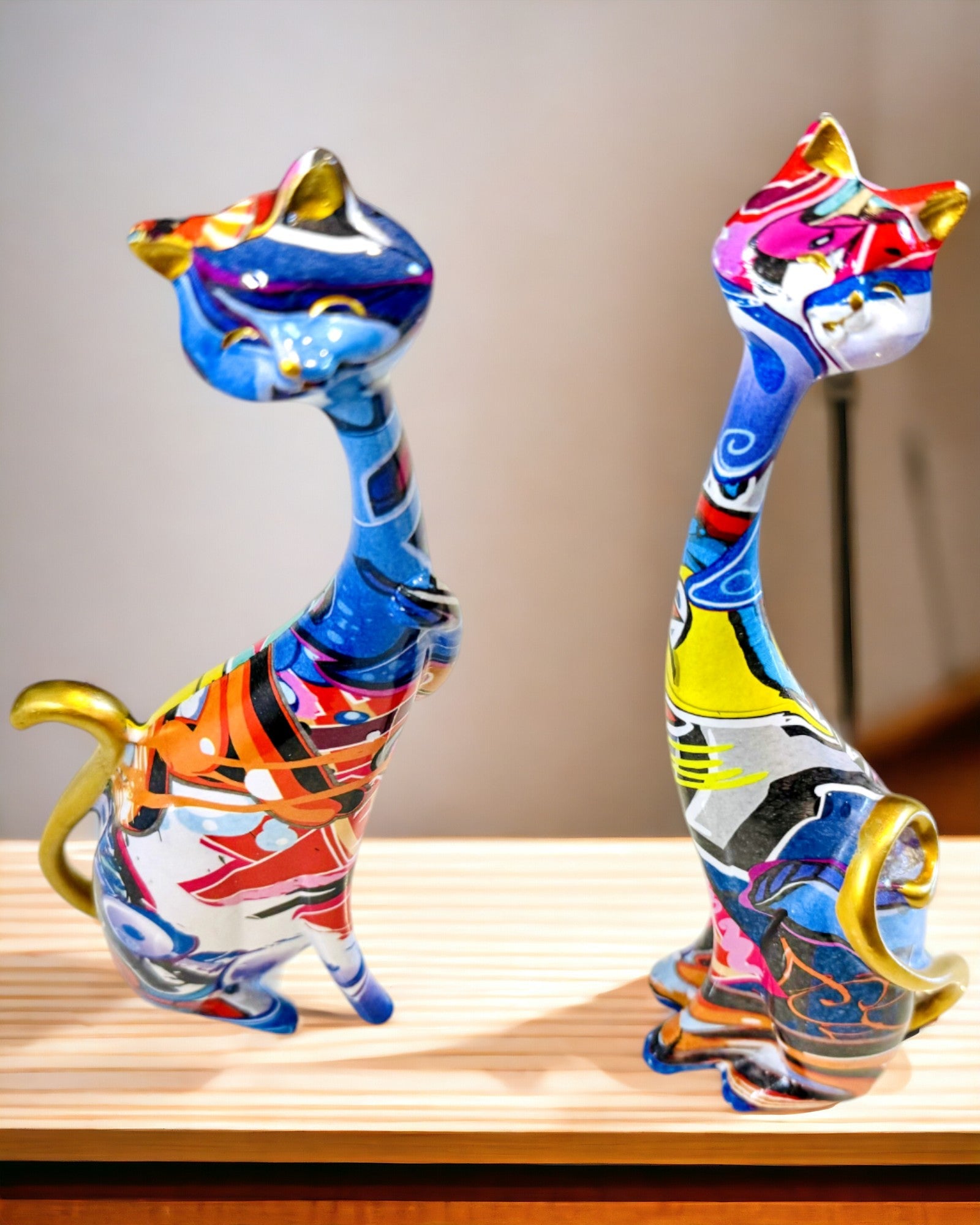 Absztrakt Macska Figurák "ArtCats", Kézzel Festett, Gyanta – 25 cm, 2 db.